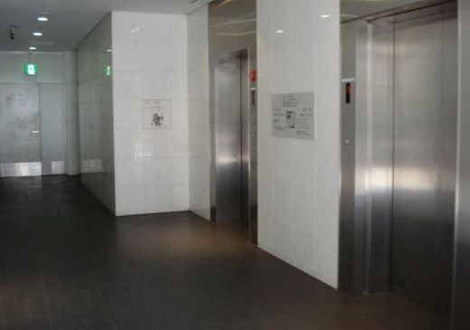 銀座並木通りビル エレベーターホール　写真