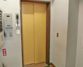 兜町第二ビル エレベーター　写真