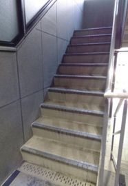 小伝馬ファインビル 階段　写真