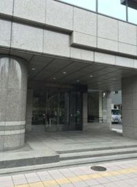 NMF青山一丁目ビル エントランス　写真