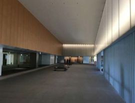 GINZA SIX エントランスホール　写真
