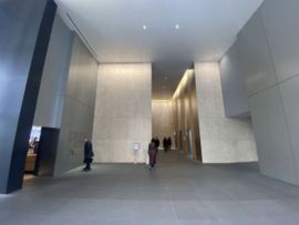 GINZA SIX エントランスホール　画像