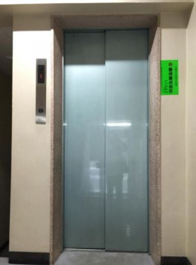 冨田ビル(日本橋) エレベーター　写真