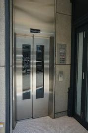 JS神宮前プロパティ エレベーター　写真
