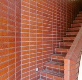 銀座スワロービル 階段