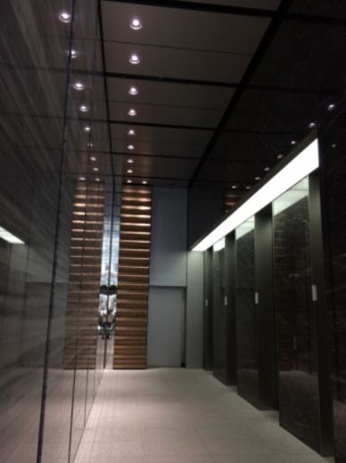 京橋イーストビル エレベーターホール　写真
