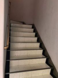 ヴァンセットビル 階段　写真