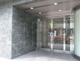 白鹿茅場町ビル エントランス　写真