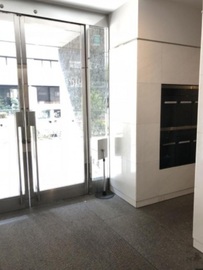白鹿茅場町ビル エントランスホール　写真