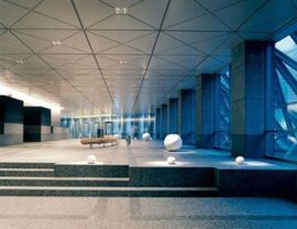アーバンネット大手町ビル エントランスホール　写真