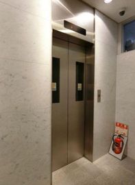 立石本町ビル エレベーター　写真