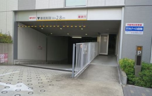 デジタルゲートビル 駐車場　写真