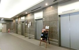 興和一橋ビル エレベーターホール　写真