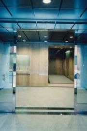 名鉄不動産竹橋ビル エントランス　写真