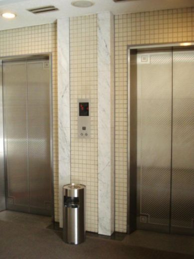 ハーブ神田ビル エレベーター　写真