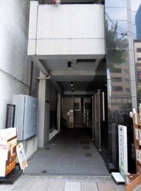 源興號ビル エントランス