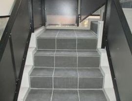 SK代々木ビル 階段