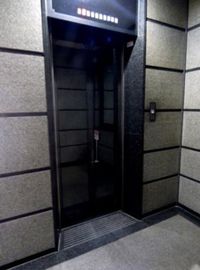 泰和ビル エレベーター　写真