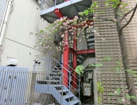 浜松町ビル 外階段　写真
