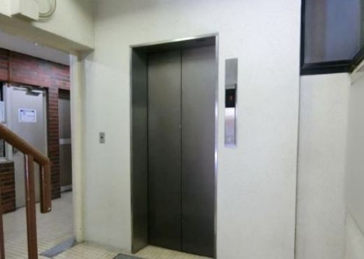 マック銀座ビル エレベーター