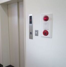 マニエラ銀座ビル 乗り口