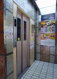 ニュー渋谷ビル エレベーターホール　写真