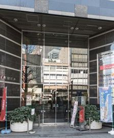 ケイアイ新宿ビル エントランス　写真