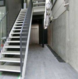 ESCALIER麹町 階段
