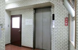 梅崎ビル エレベーター