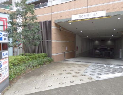 飯田橋プラーノモール 駐車場