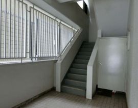清水ビル(半蔵門) 階段
