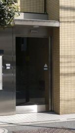 神田錦町乾ビル エントランス