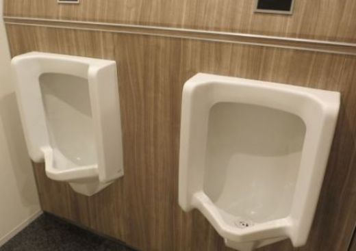 サンタワーズセンタービル 男性用トイレ