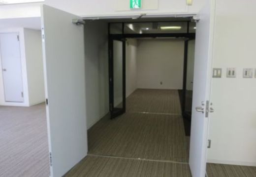 サンタワーズセンタービル 出入り口