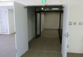 サンタワーズセンタービル 出入り口