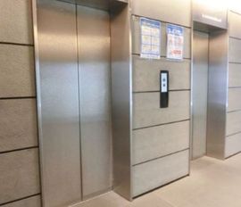 市ヶ谷ビル 乗り口