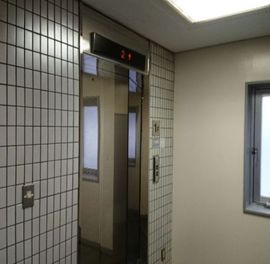 昭栄ビル エレベーター