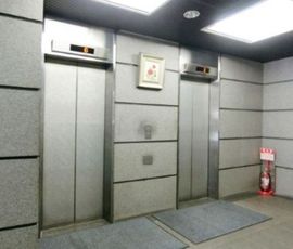 相模屋本社ビル エレベーター