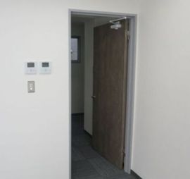 鍛治町ビル 出入り口
