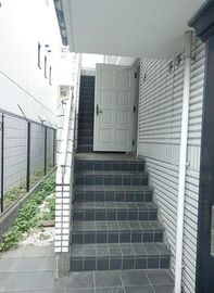 ヒルズ西原(SOHO) 階段
