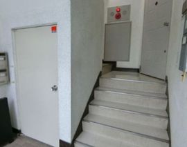 越後屋ビル エントランス