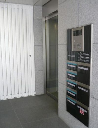 マルイビル エレベーター