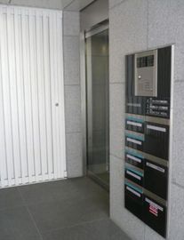 マルイビル エレベーター