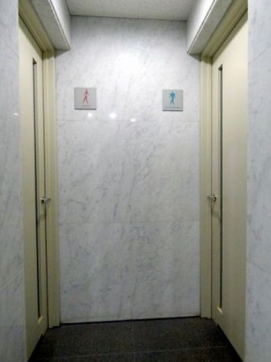 NREG秋葉原ビル トイレ出入り口