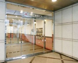 いちご池尻ビル エントランス