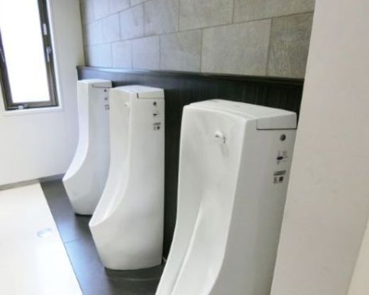 西新宿昭和ビル 男性用トイレ