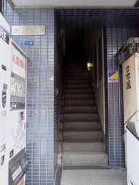 大原ビル エントランス
