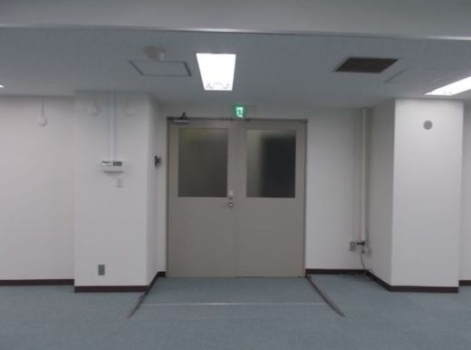 明星ビル 出入り口
