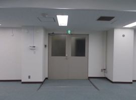 明星ビル 出入り口