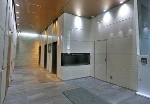 KDX新橋駅前ビル エントランス